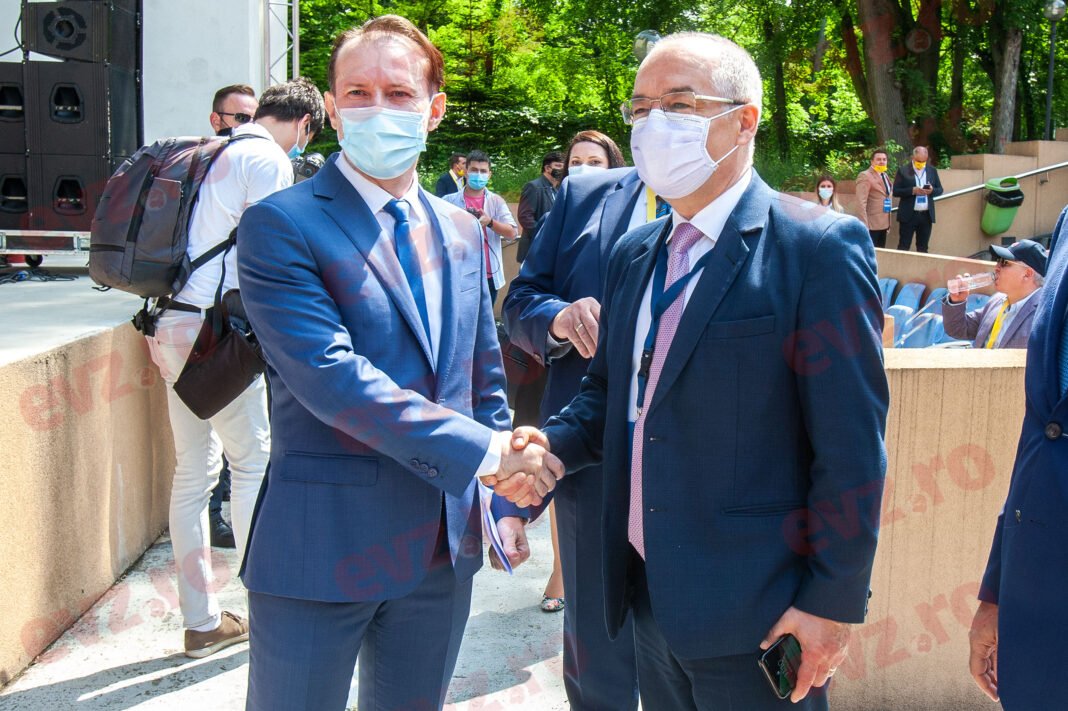 

Boc sare la gâtul lui Orban, în războiul pentru șefia PNL. Ce îi reproșează președintelui liberalilor 
