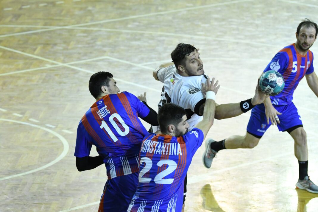 Cum arată echipa CSM București pentru noul sezon … la masculin! Clubul „a sărit” peste Cupa EHF în acest sezon, dar lotul nu arată rău. La echipă au fost aduși 5 jucători de la Steaua și Dinamo