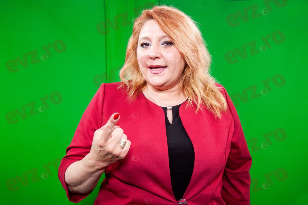 

Scenariul Dianei Șoșoacă, în scandalul Cîțu: ”A fost recrutat de serviciile secrete după liceu, iar acum acestea l-au abandonat” 
