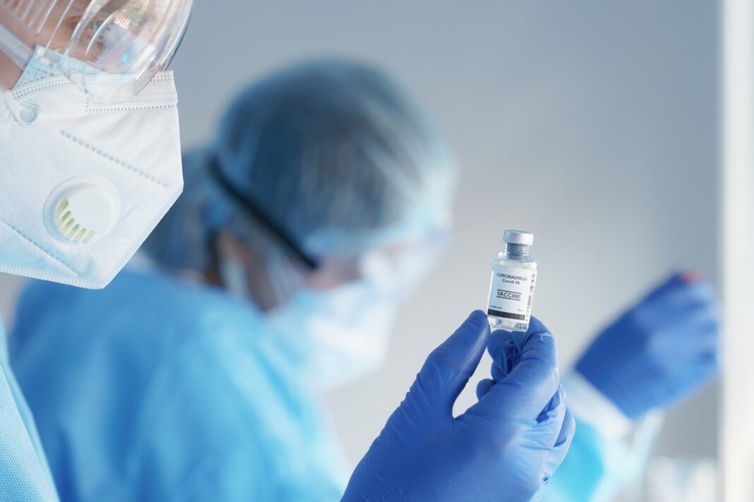 Vaccinarea este lentă în Europa. Balcanii sunt amenințați de un val serios de COVID-19