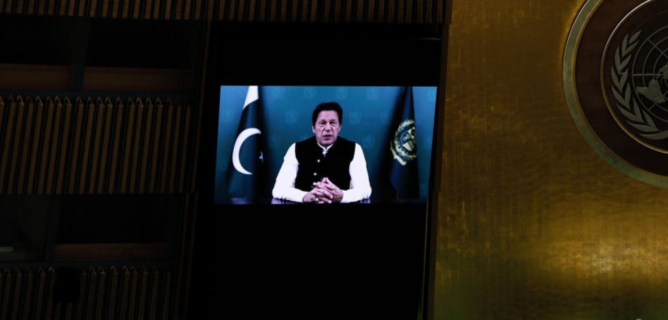 Criză politică în Pakistan. Premierul Imran Khan, demis prin moţiune de cenzură