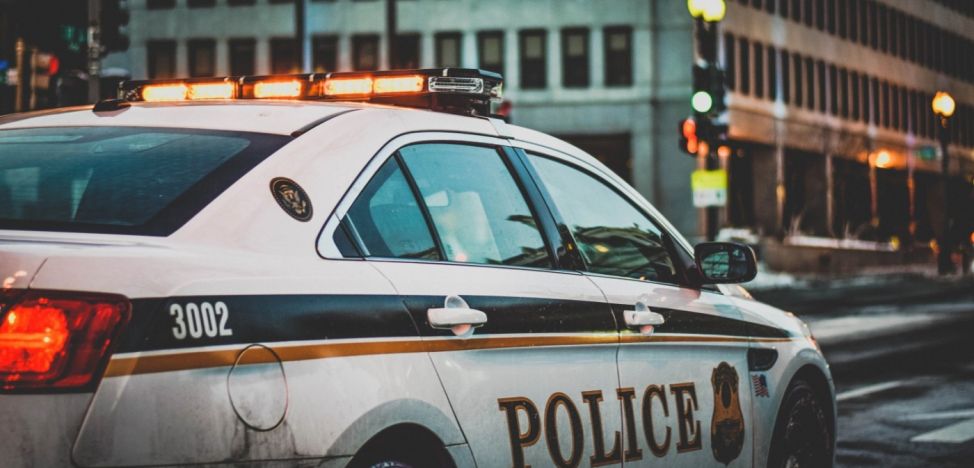 Cum a reacţionat un poliţist din SUA care a oprit în trafic o maşină fără şofer VIDEO