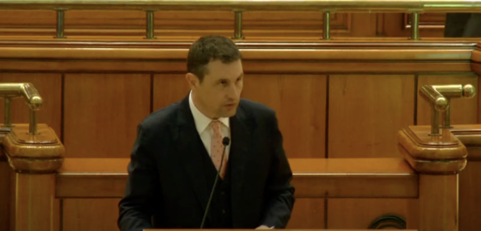 Moţiunea simplă împotriva ministrului Mediului a picat. Tanczos Barna, către USR: „Românii v-au taxat” / Ungureanu: „Aţi fi avut o şansă uriaşă să fiţi un Drulă” | VIDEO