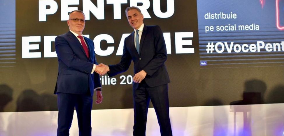 Societatea civilă şi mediul privat cu 50% din PIB-ul României Societatea civilă şi mediul privat cu 50% din PIB-ul României au format alianţa „O Voce pentru Educaţie”, pentru o reformă reală a educaţiei