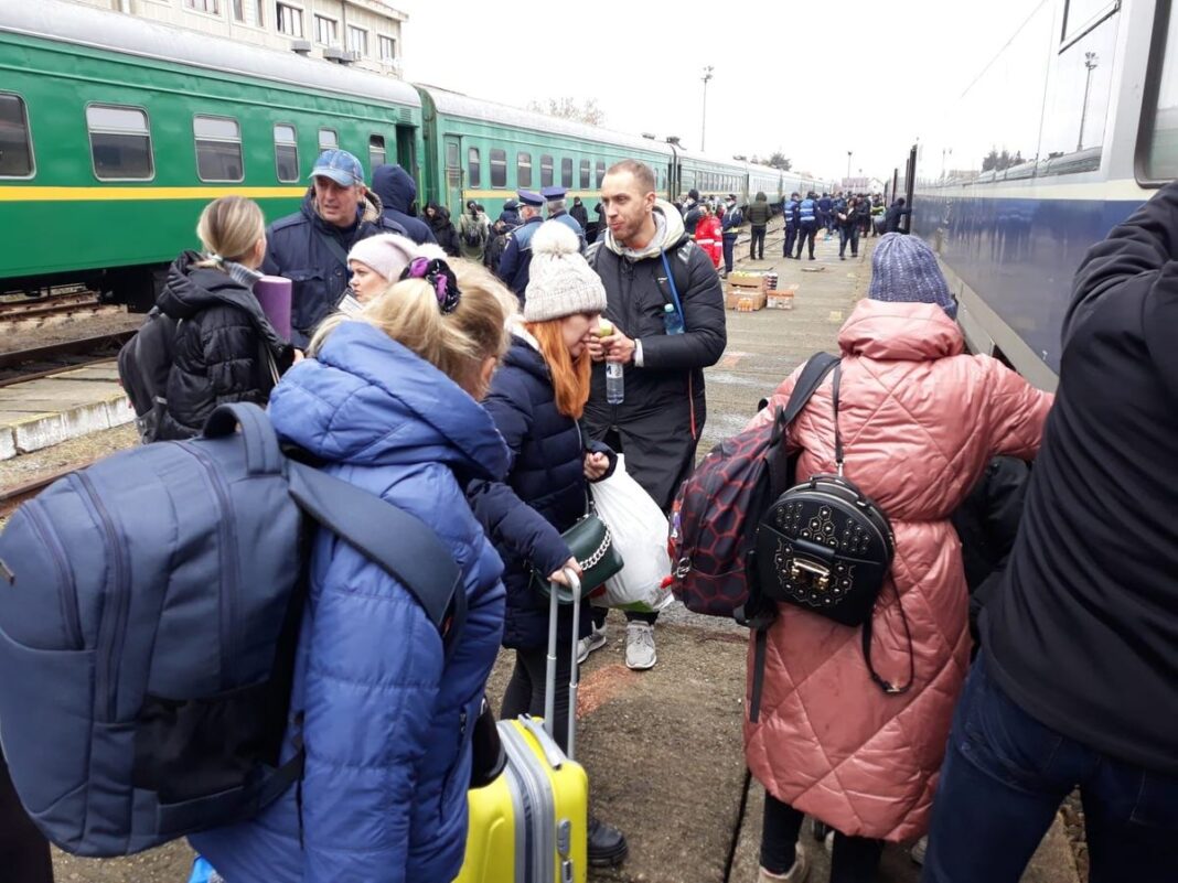 Ucraina: 4.553 de persoane au fost evacuate din oraşele ucrainene prin coridoarele umanitare sâmbătă