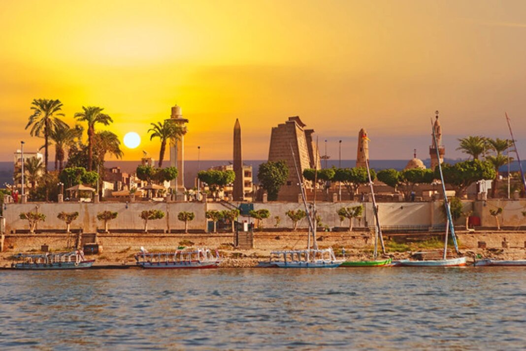 Egiptul reduce iluminatul public. O piaţă celebră din Cairo va rămâne în curând în întuneric