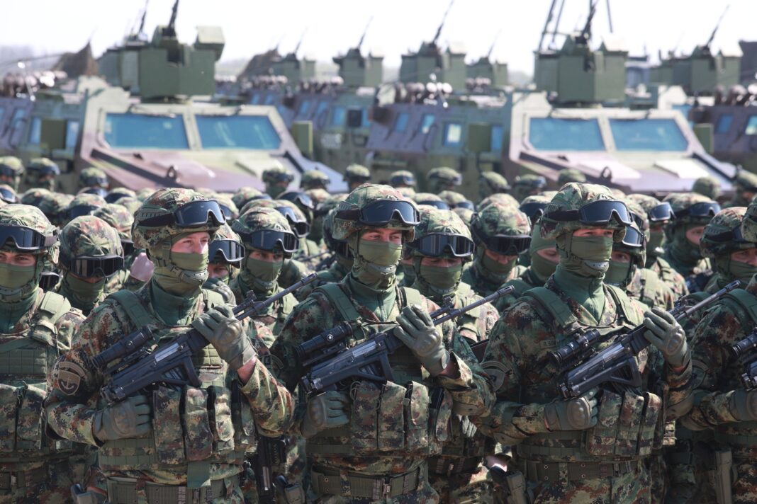 Armata sârbă rămâne în stare de aleră maximă din cauza tensiunilor de la frontiera cu Kosovo