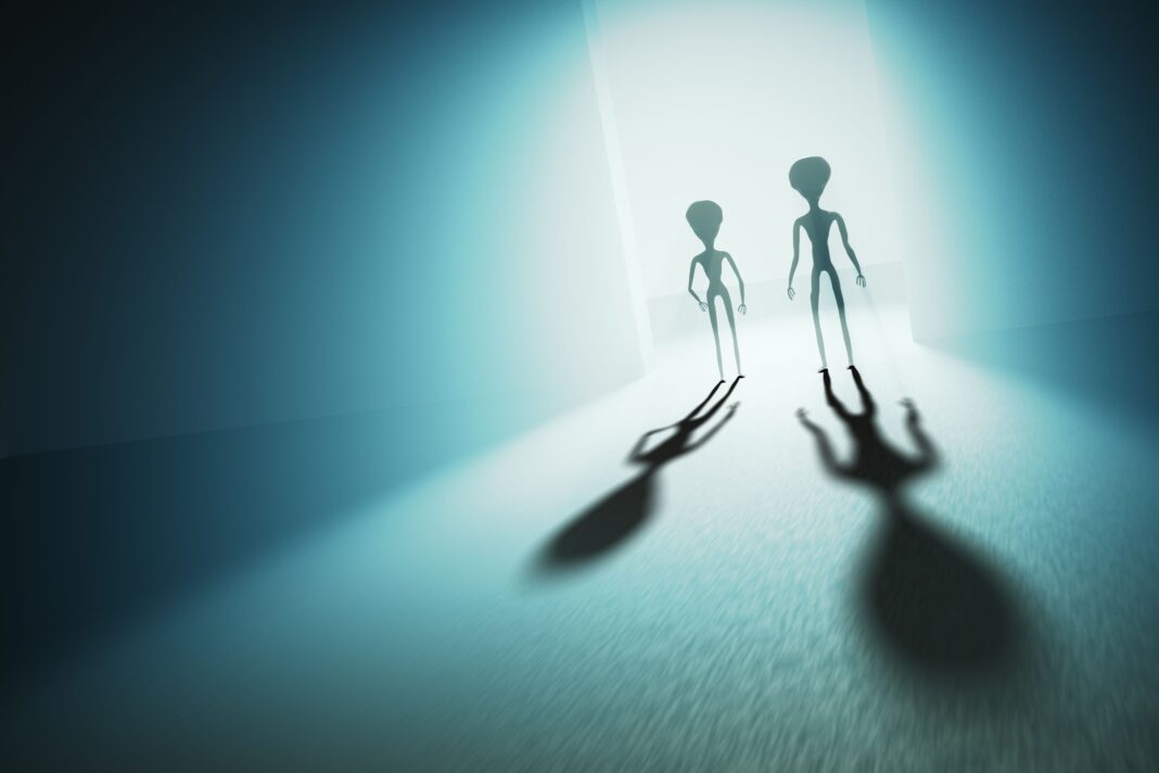 Profesor la Stanford: „Sunt 100% sigur că extratereștrii sunt pe Pământ de mult timp”. Când ne-ar putea contacta