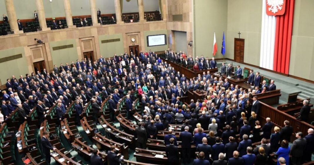 Scandal în Polonia pe tema unui proiect de lege privind investigarea influenței ruse