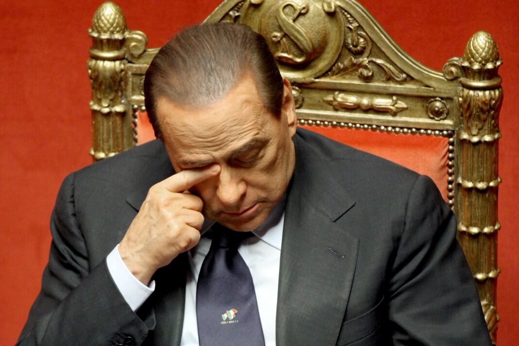 Berlusconi: Președintele francez Emmanuel Macron salută memoria personalității lui Silvio Berlusconi