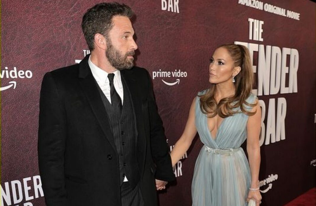 Jennifer Lopez și Ben Affleck, soți la cuțite! Actorul pare că se află într-un „turneu al nefericirii”