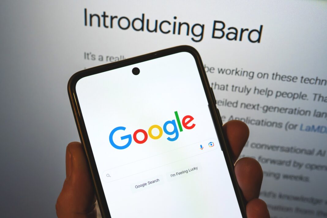 Bard, AI-ul conversațional de la Google este disponibil în România