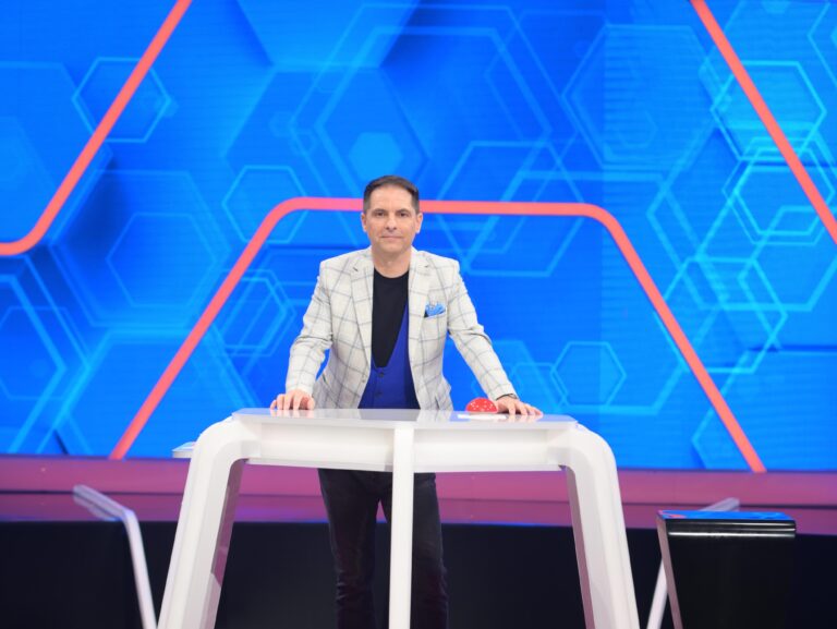 Dan Negru revine cu quiz show-ul de la Kanal D: „E un program care arată altfel de oameni la televizor. Oameni normali, nu nebuni”