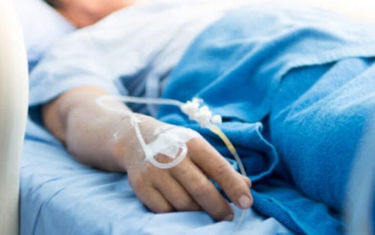 Pacientul rănit în explozia de la Călimăneşti internat la Spitalul „Bagdasar-Arseni”, stabil hemodinamic şi detubat