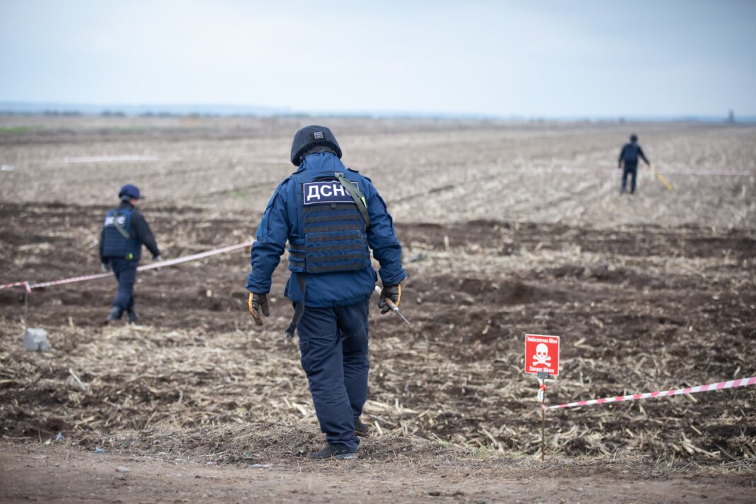 Ucraina: Câmpurile de minate plasate de ruși reprezintă un obstacol în calea contraofensivei Video