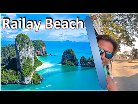 Railay plaje cu stânci și palmieri in Krabi Thailanda
