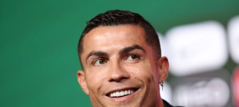 Ar fi lovitura anului: arabii încearcă să-l aducă pe Cristiano Ronaldo în WWE!