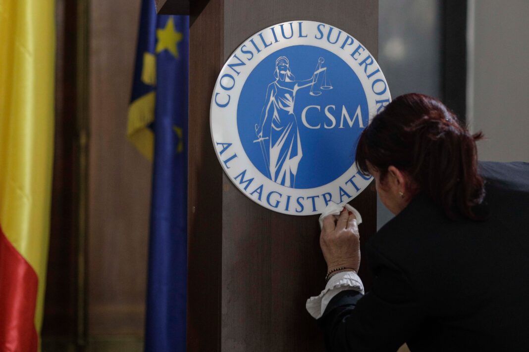 CSM: Activitatea de urmărire penală se desfășoară numai de către organele abilitate de drept și cu respectarea independenței procurorilor
