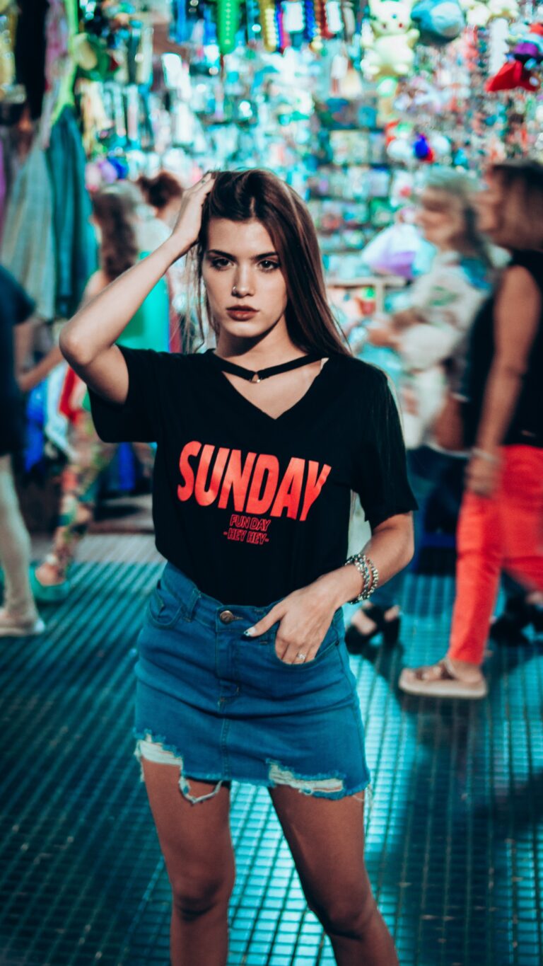 Fustele din denim care schimbă tendințele. Revoluție în lumea modei
