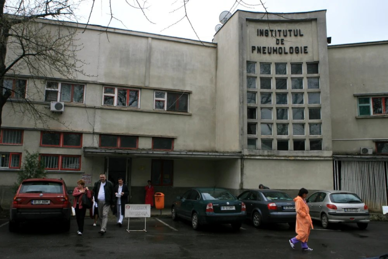Perchezițiile de la Spitalul „Marius Nasta”: 50.000 de euro ar fi fost găsiți la locuința medicului Cornel Petreanu