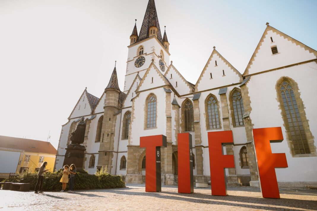 TIFF Sibiu 2023. Proiecții speciale despre trupa Phoenix, disidentul Babu și ultramaratonistul Tibi Ușeriu VIDEO