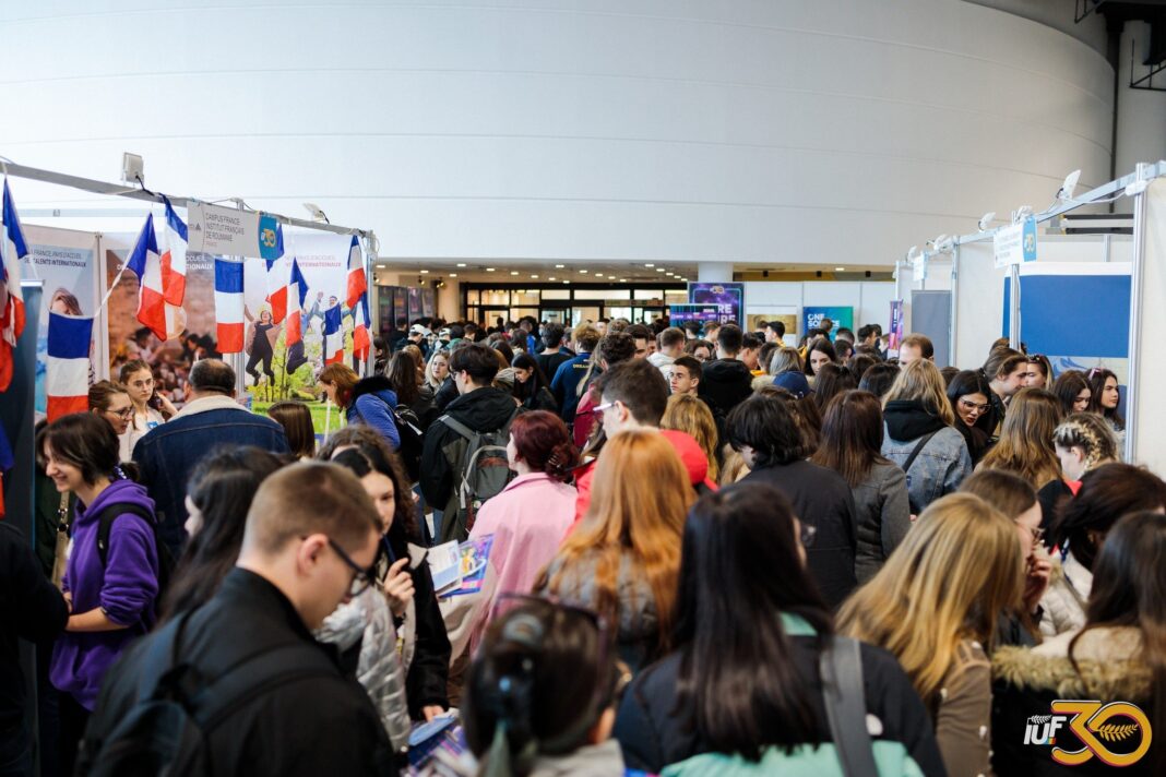 Universităţi din 12 ţări îşi vor prezenta oferta la The International University Fair, la Sala Palatului din București