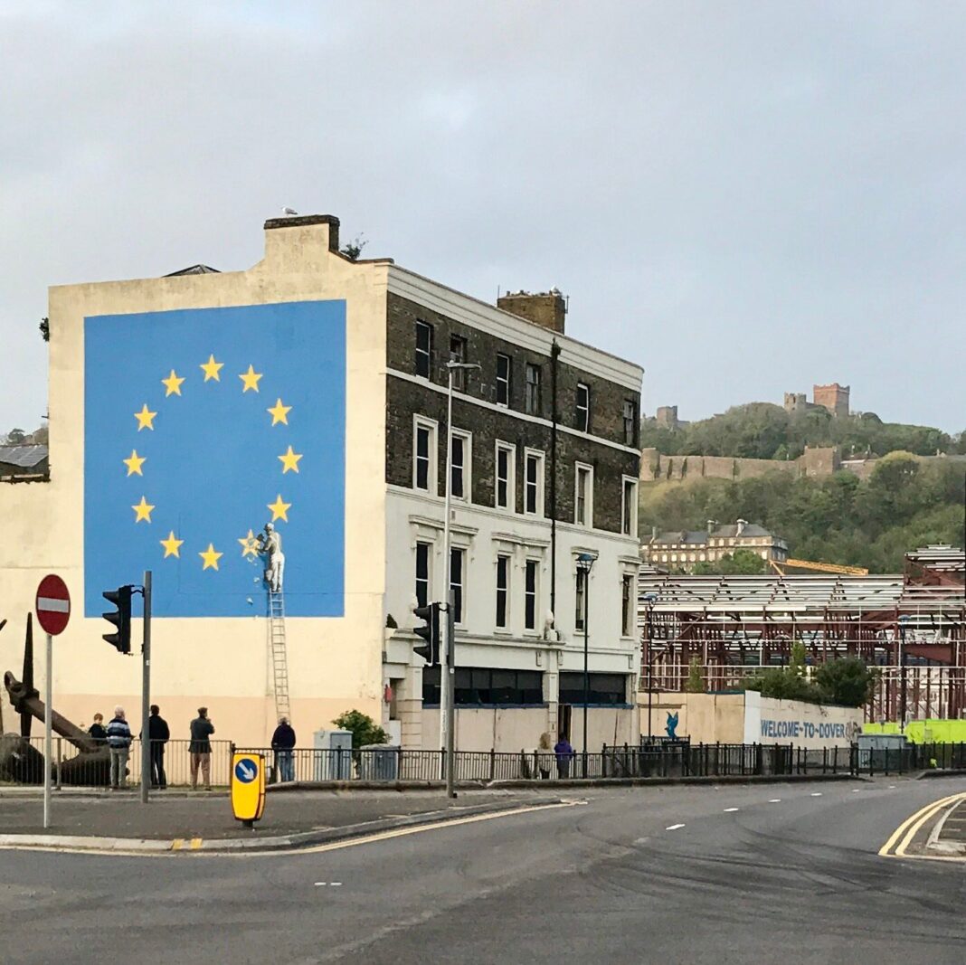 Pictură murală a lui Banksy, în valoare de peste 1,2 milioane de dolari, distrusă după demolarea unei clădiri