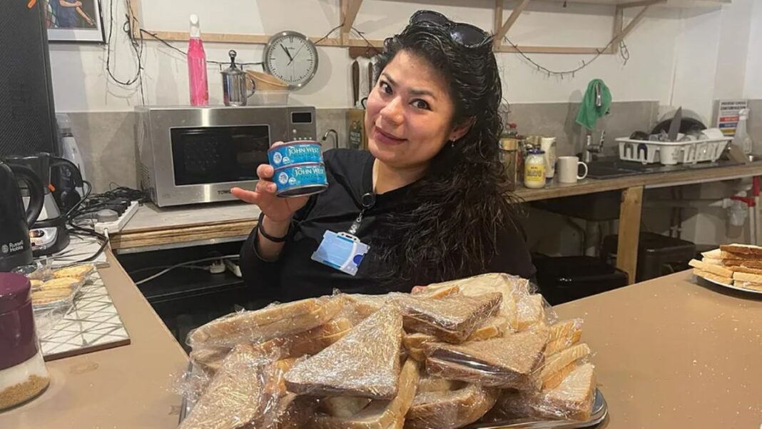 Sandwichgate la Londra: angajată la curățenie, concediată pentru că a mâncat un sandviș cu ton. „Nici măcar nu îmi era foame”