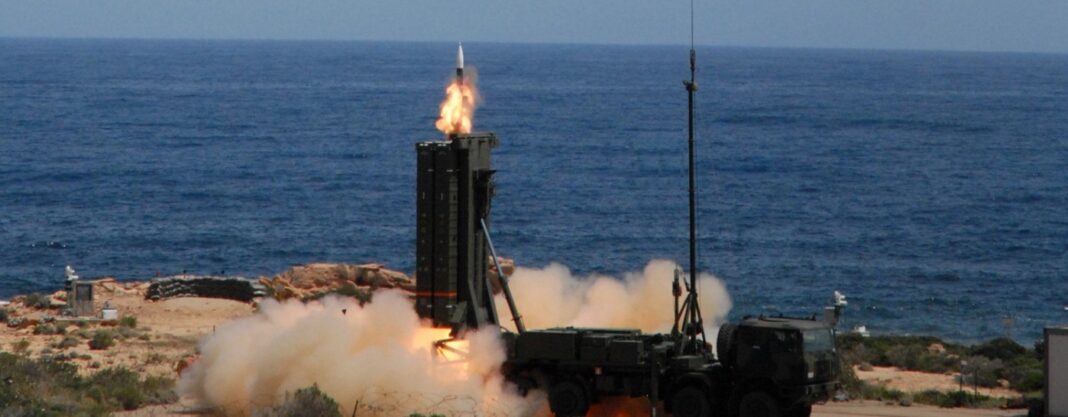 Franța va livra Ucrainei „sute” de blindate și rachete Aster, anunță Sebastien Lecornu
