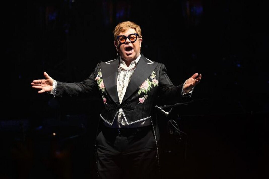 O colecţie a lui Elton John a obţinut peste 20 de milioane de dolari la licitaţii