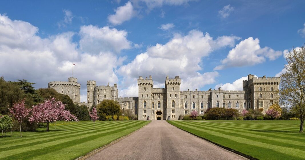 Castelul Windsor a fost spart. Doi hoți au intrat cu tractorul în porțile reședinței regale britanice