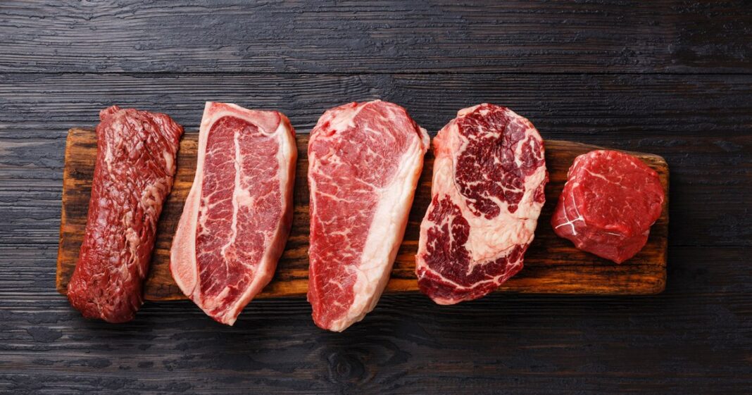 Ce a pățit un bărbat care a urmat o dietă carnivoră. A ajuns de urgență la spital, iar medicii l-au sfătuit să renunțe la un aliment