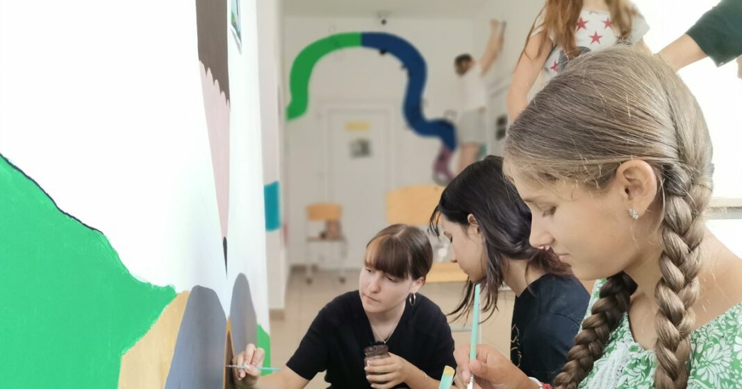 Culori, povești și creativitate. Școala de vară care transformă realitatea în basm