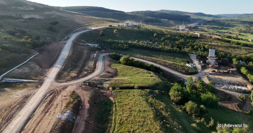 Autostrada Transilvania, construită pe viaducte. Cum se lucrează în punctele vulnerabile ale A3 Cluj - Oradea