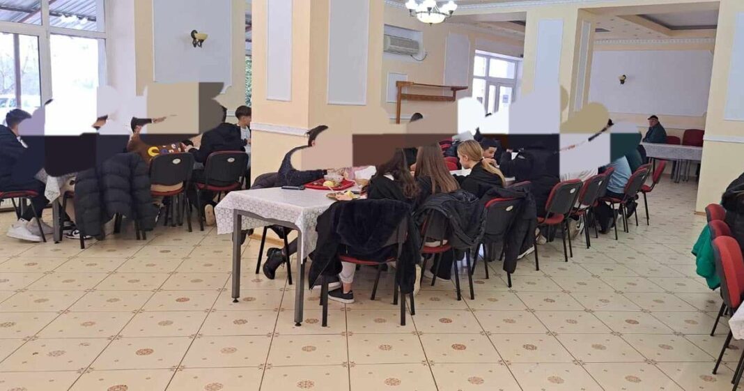 Ministerul Educației: Programul «Masă sănătoasă» continuă fără restricții