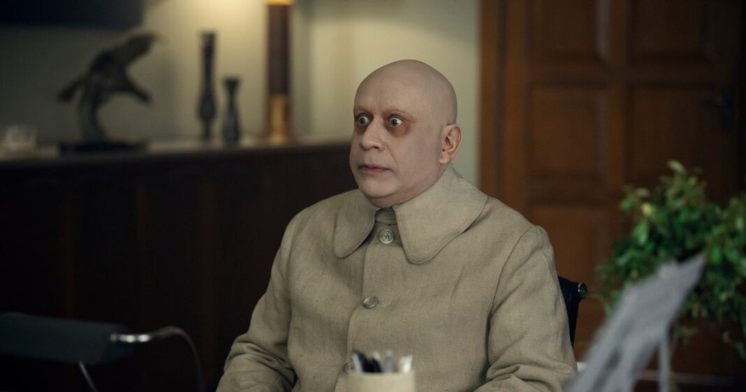 Actorul Fred Armisen, despre rolul unchiului Fester, un Clasic Continuu: „E grozav să fii un ciudat“