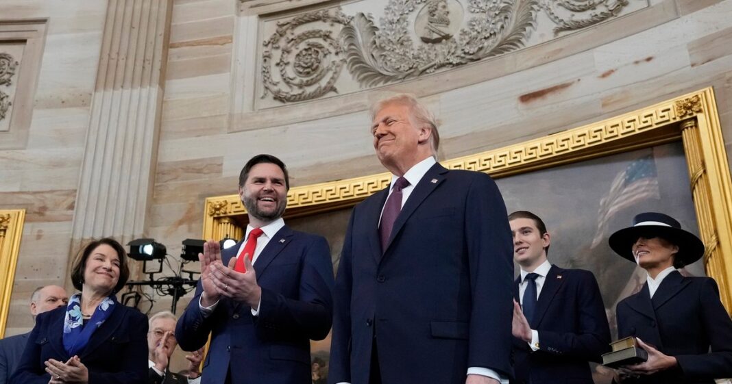 Administraţia Trump crede că politica „woke” a lui Joe Biden a dus la „discriminarea bărbaţilor albi”. Ce mesaj a postat JD Vance pe X