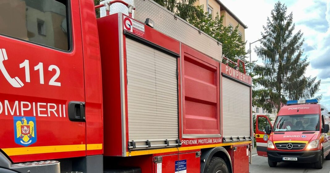 Alarmă la un mall din Sibiu: 17 persoane evacuate după fisurarea instalației frigorifice