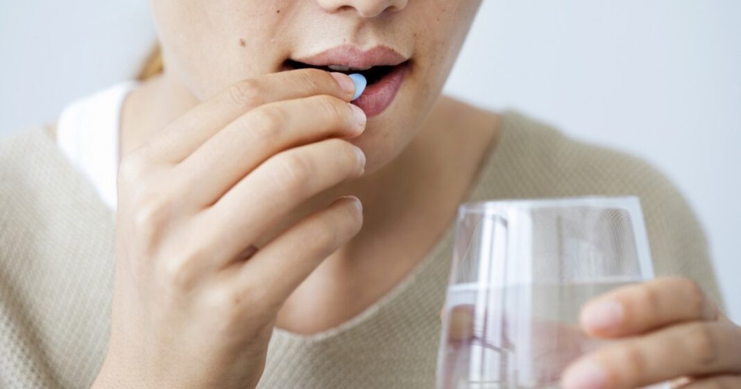 Avertisment al oamenilor de știință: un analgezic popular ar putea face mai mult rău decât bine