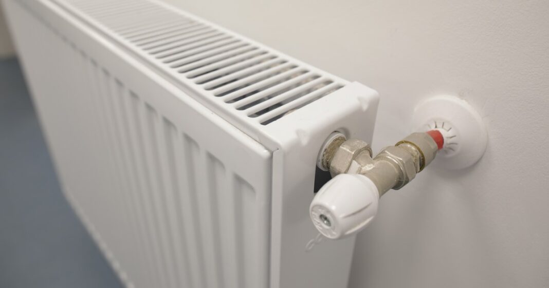 EXCLUSIV Montarea repartitoarelor, din nou amânată. Experții avertizează: „Se evită corectitudinea în facturare de aproape două decenii”