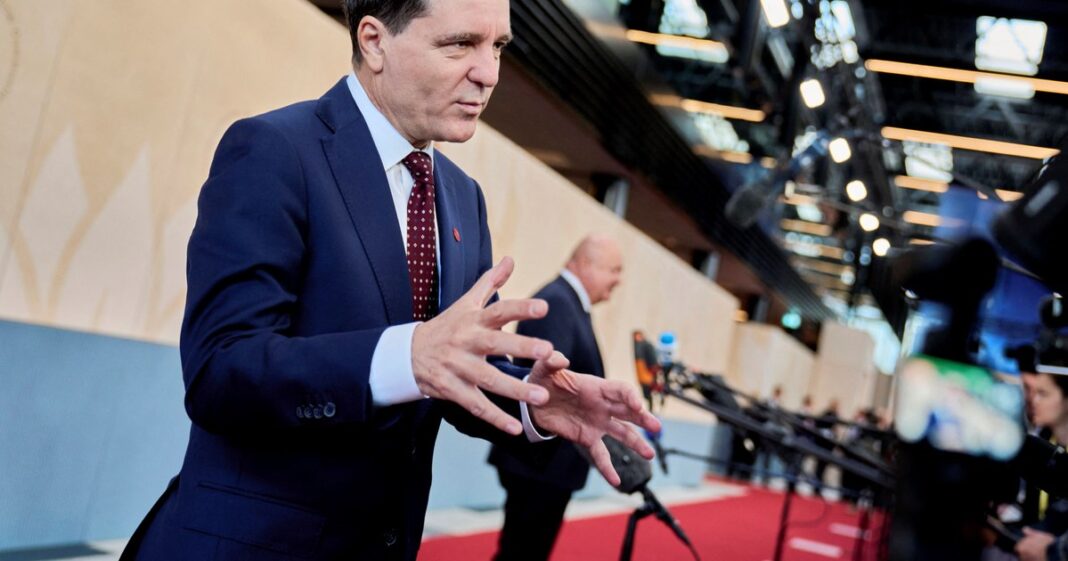 Nicușor Dan, explicații în presa franceză despre decizia de a nu doborî drona rusească. Ce le-a spus românilor prezenți la Ambasada de la Paris