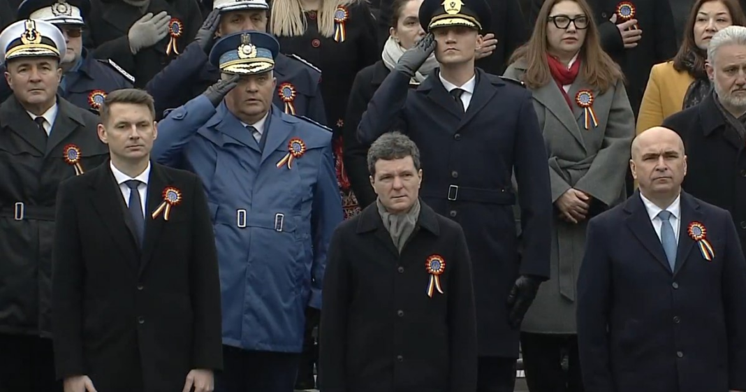 Parada militară de 1 Decembrie de la Arcul de Triumf: Nicușor Dan participă pentru prima oară în calitate de președinte. Cine este în tribuna oficială