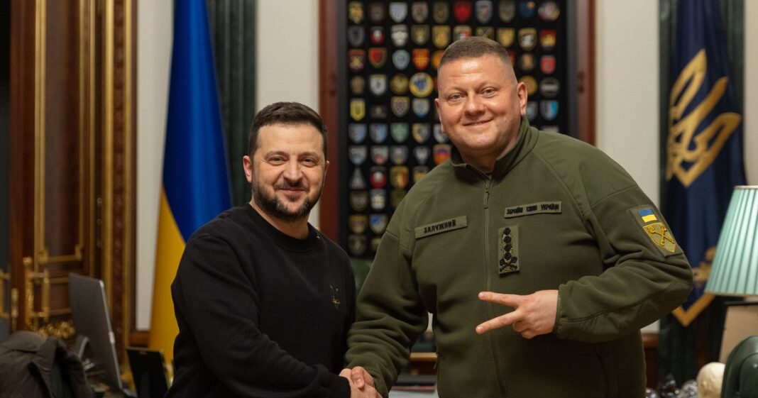 Sondaj: Zelenski și Zalujnîi, umăr la umăr în primul tur al unor eventuale alegeri prezidențiale. Fostul comandant al armatei ar câștiga detașat turul doi