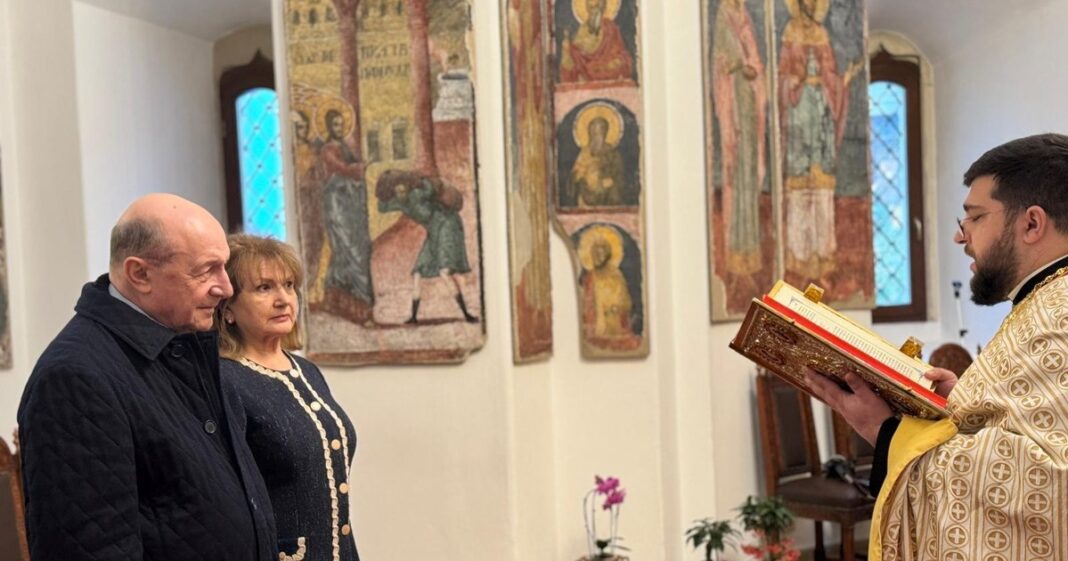Traian şi Maria Băsescu şi-au jurat din nou credinţă, la 50 de ani de căsătorie. Cine le-a fost alături la „Nunta de aur”