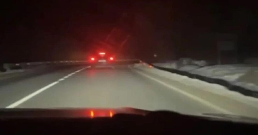 Cursa disperată a unui băiat de 12 ani: de ce a condus peste 300 de km, noaptea, cu aproape 200 km/h