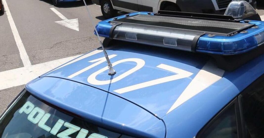 Doi muncitori români, luați ostatici de un bătrân din capitala Italiei: îi renovau apartamentul și s-au trezit cu pistolul la tâmplă