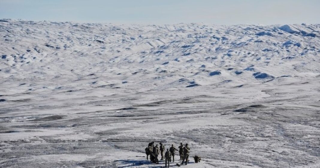 Ironii în Olanda, după decizia de a trimite un singur ofițer în Groenlanda: va avea lenjerie intimă termică