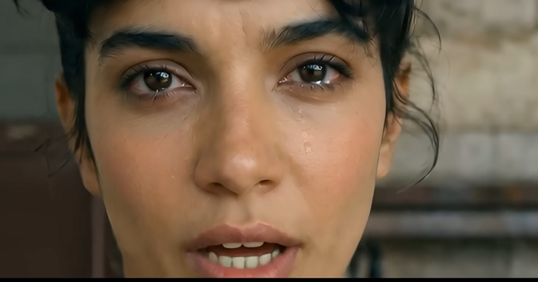 Lolita Cercel, prima cântăreață creată cu inteligență artificială în România, face furori în online. Ce le transmite creatorul ei artiștilor reali