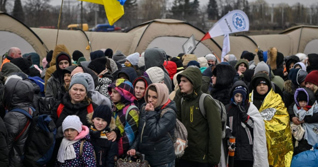Peste jumătate dintre ucraineni susțin organizarea unui referendum privind un acord de pace, arată un nou sondaj