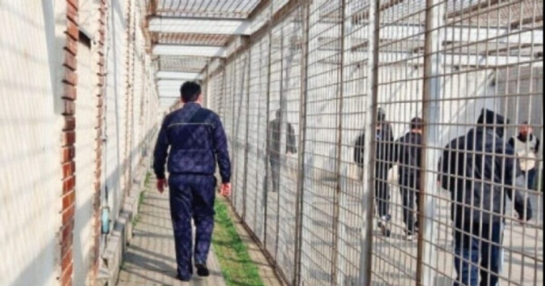 Alertă la graniță! Un deținut periculos a evadat din Penitenciarul Giurgiu